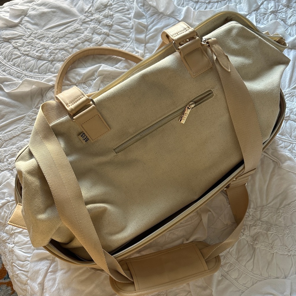 Beis Weekender in Beige